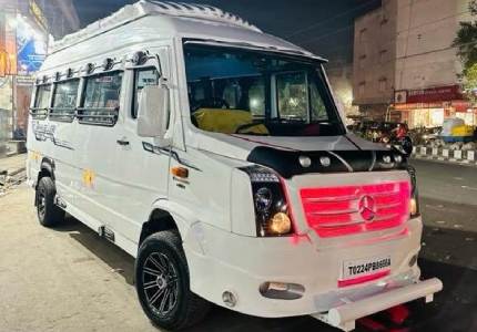 17 Seater Tempo Traveller Service in Amritsar